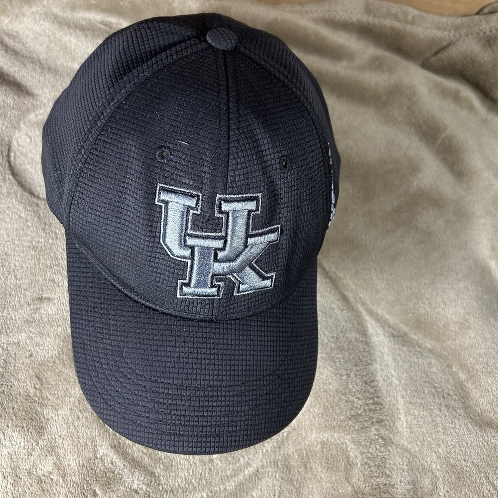 University Of Kentucky Top Of The World One Fit Hat NCAA - Picture 6 of 6
